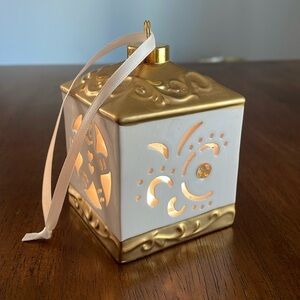 Color changing Christmas Ornamnet